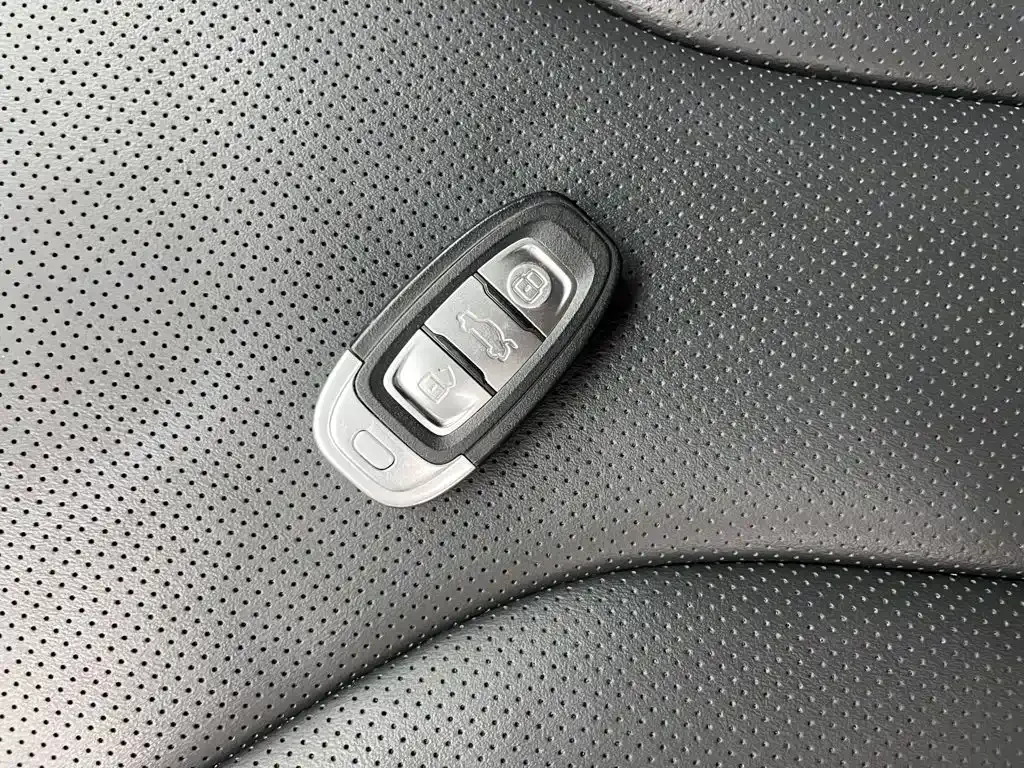 Hongqi E-QM5 — фото 10