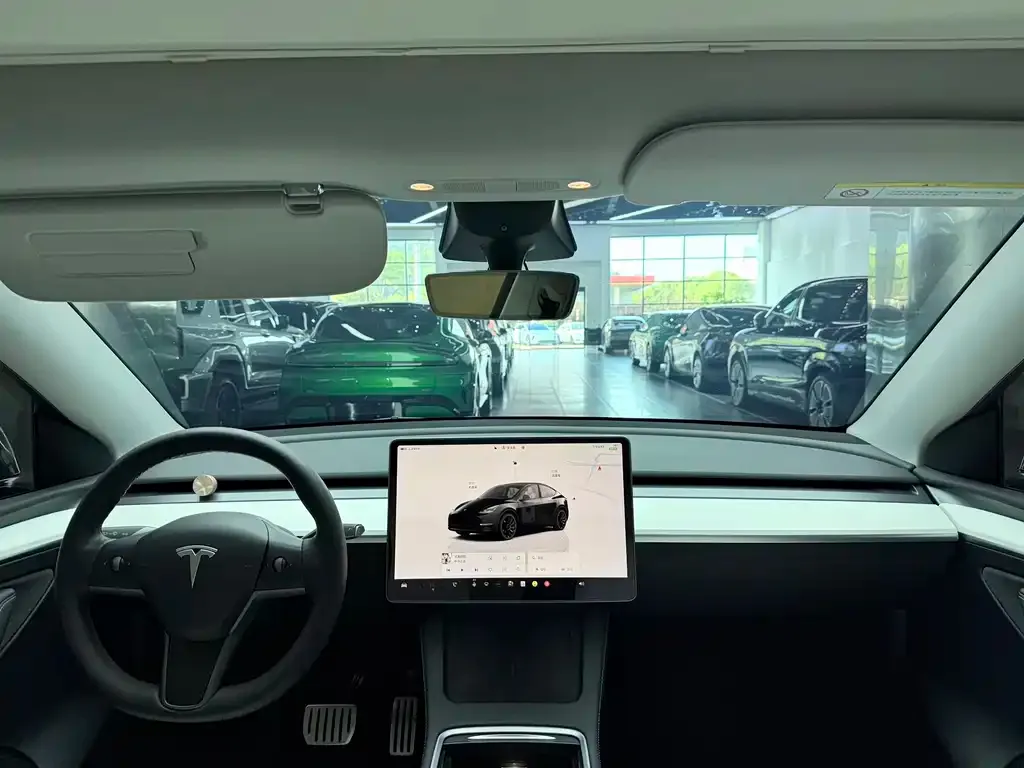 Tesla Model Y — фото 4