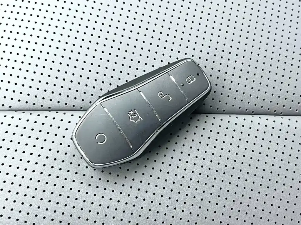 BYD Seal 07 DM-i — фото 8