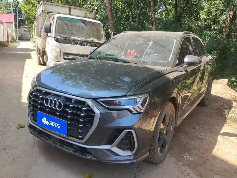 Audi Q3 — фото 1