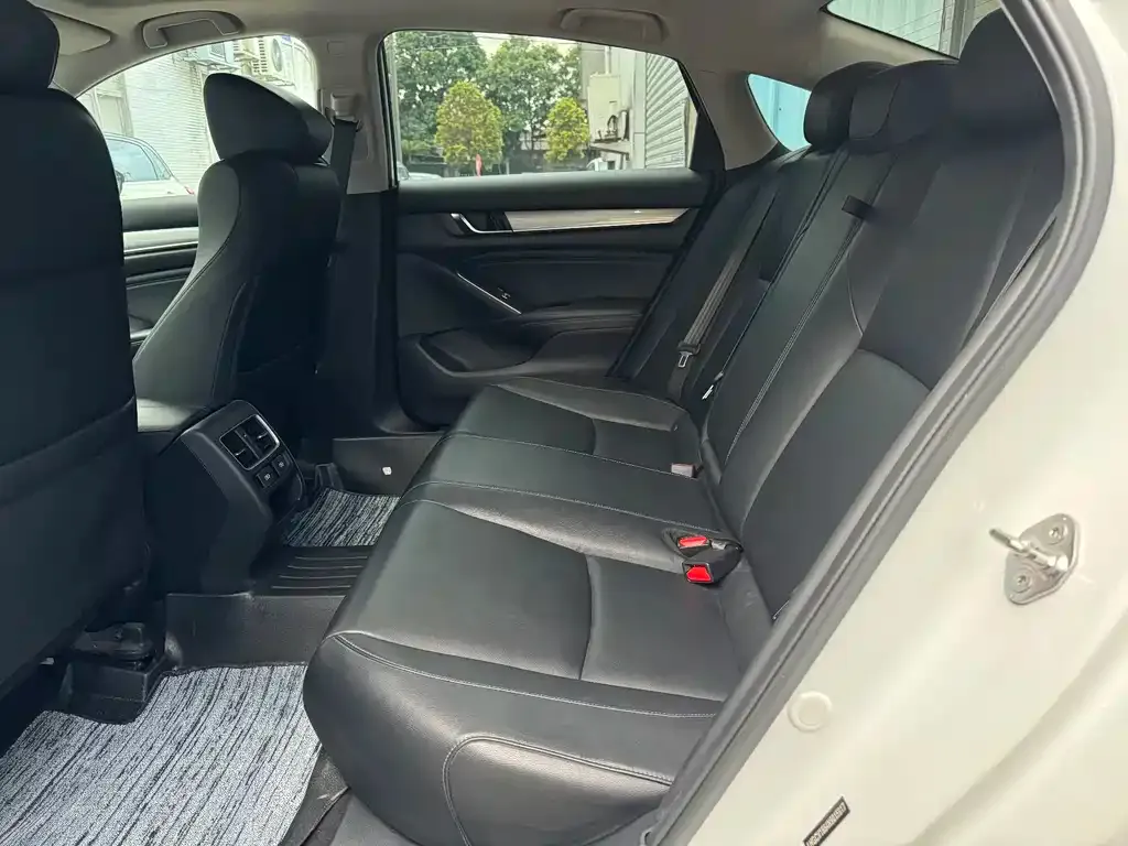 Honda Accord — фото 3