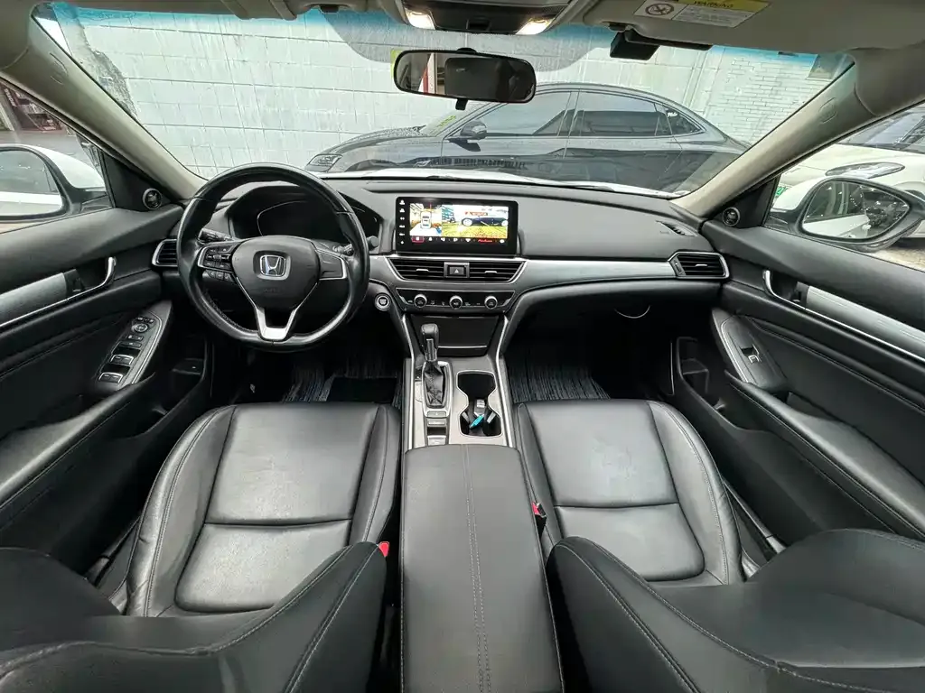 Honda Accord — фото 9