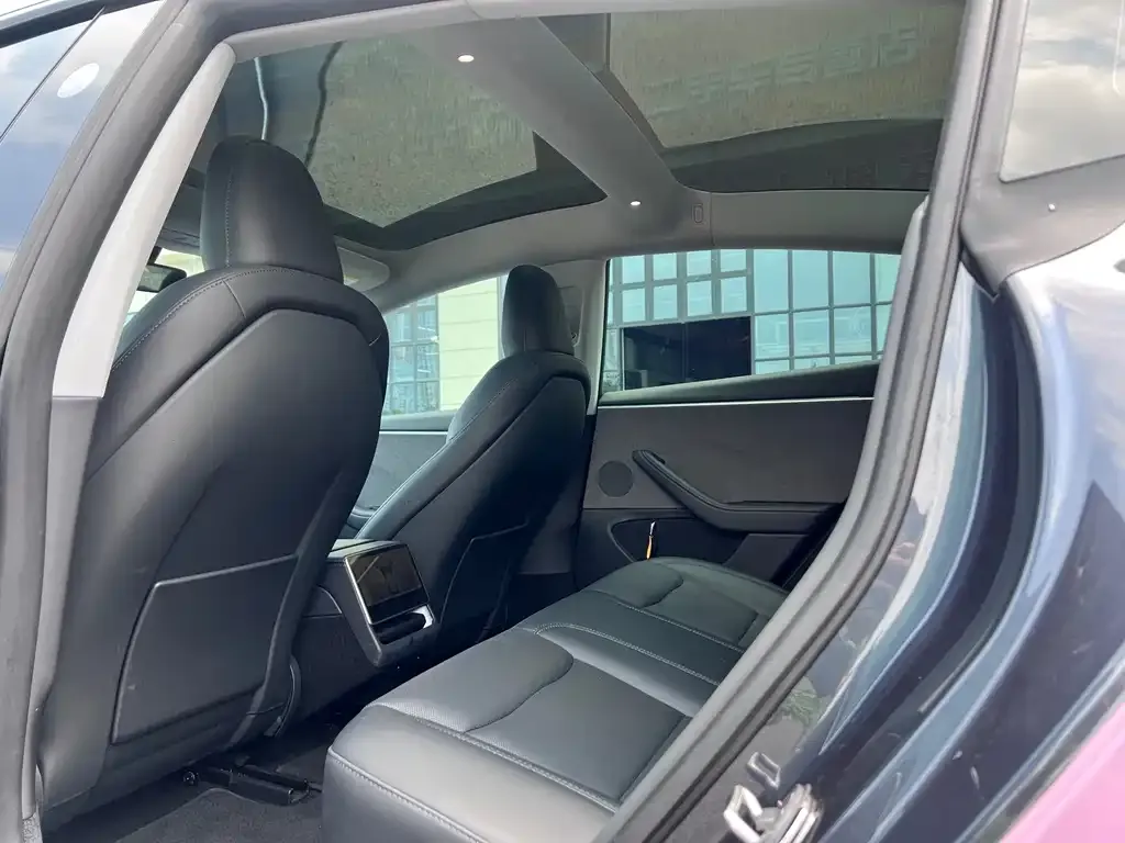 Tesla Model 3 — фото 3