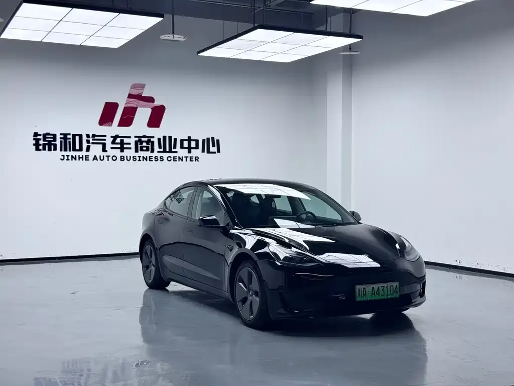 Tesla Model 3 — фото 9
