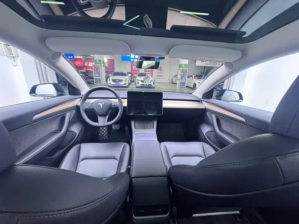 Tesla Model 3 — фото 6