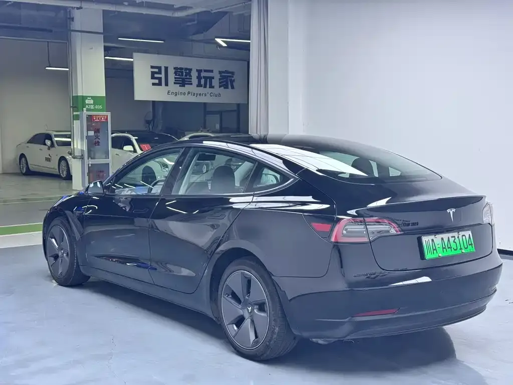 Tesla Model 3 — фото 7