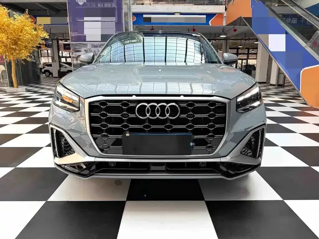Audi Q2L — фото 4