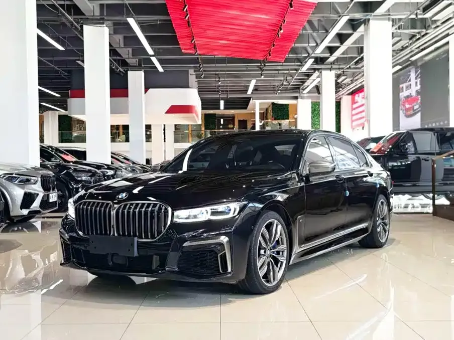 BMW 7 Series — фото 1
