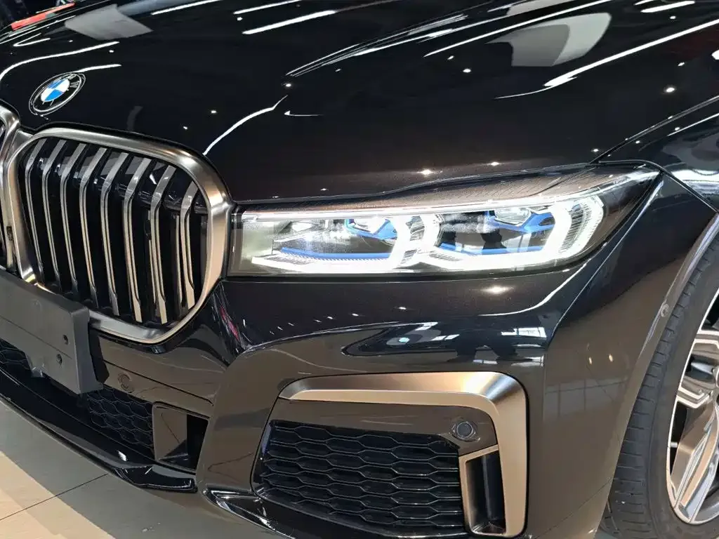 BMW 7 Series — фото 9