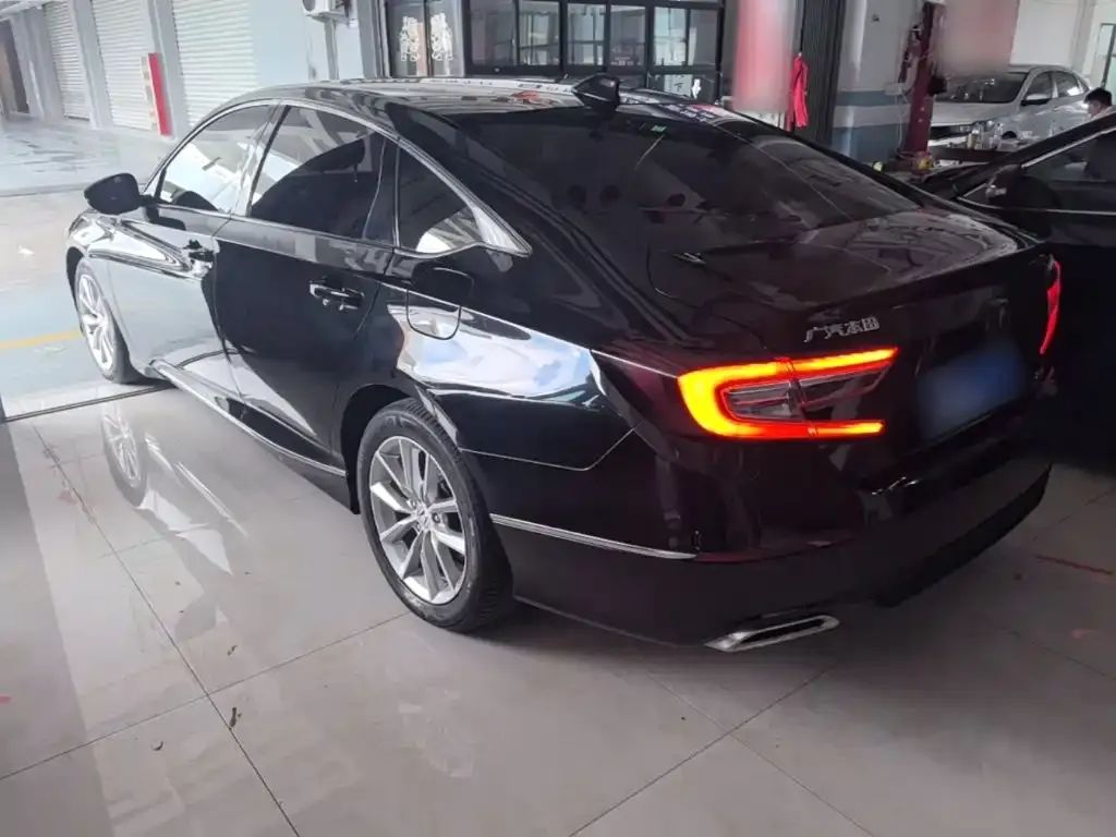 Honda Accord — фото 6