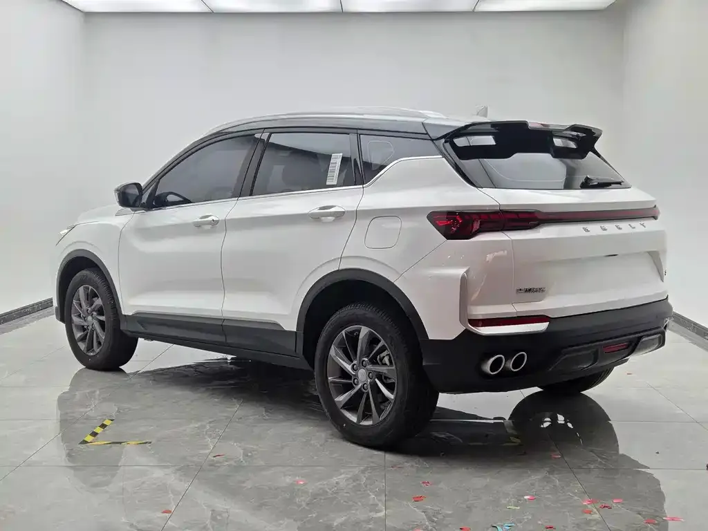 Geely Binyue — фото 10