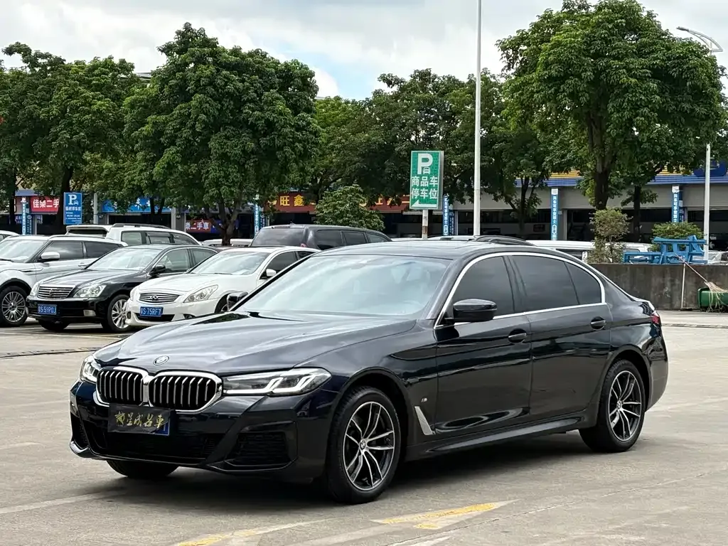 BMW 5 Series — фото 1
