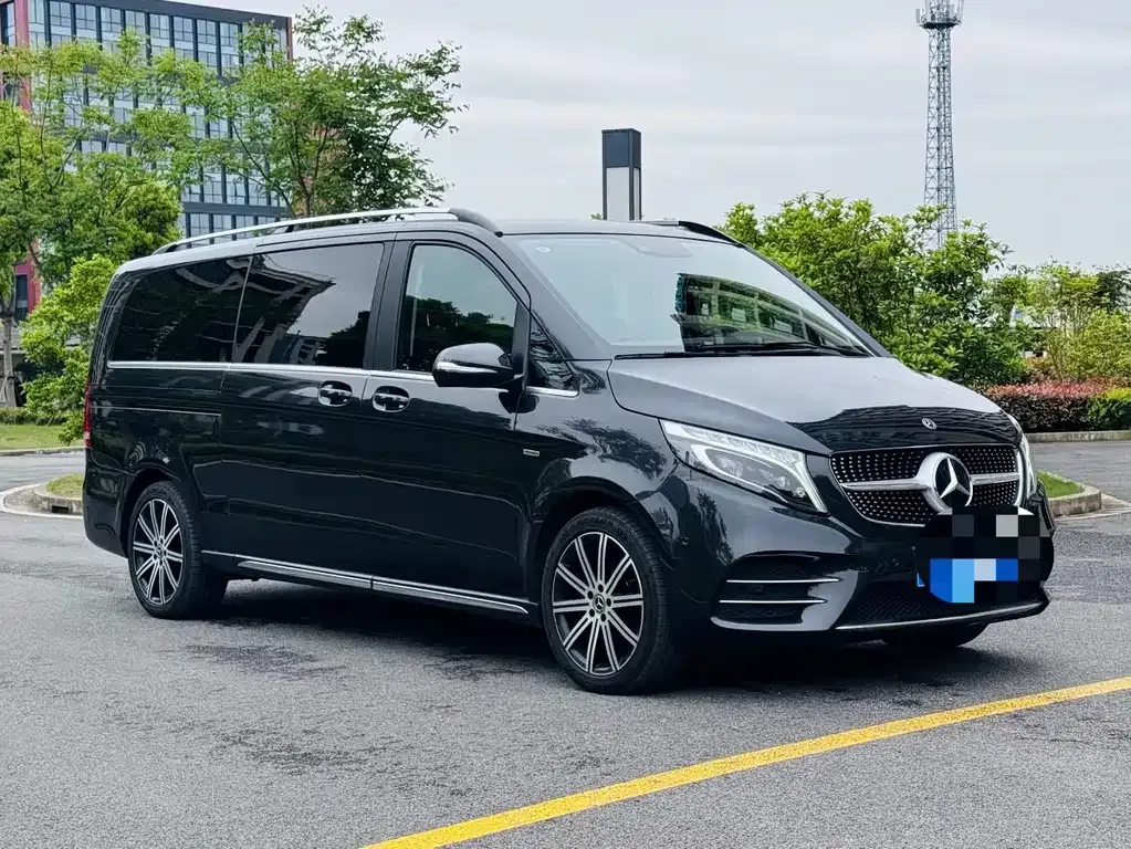 Mercedes-Benz V-Class — фото 1