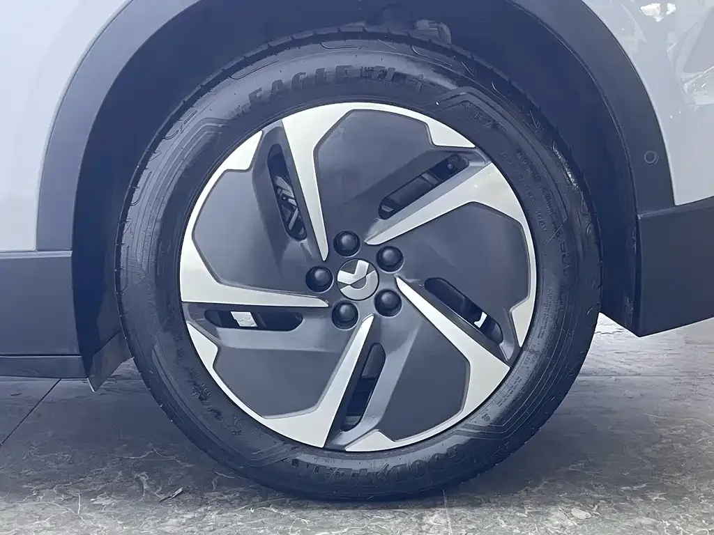 NIO EC6 — фото 10