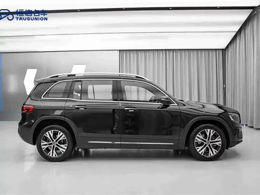 Mercedes-Benz GLB — фото 10