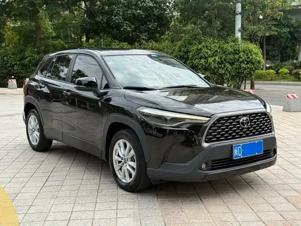 Toyota Corolla Cross — фото 1