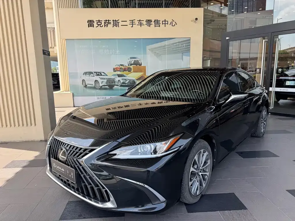 Lexus ES — фото 1