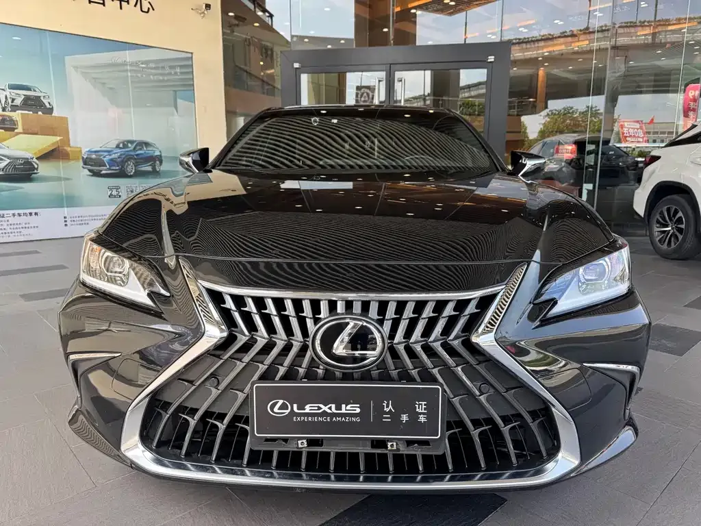 Lexus ES — фото 10