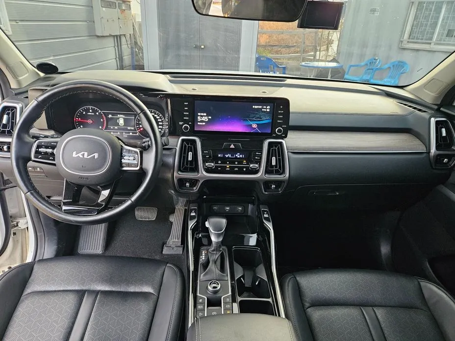 Kia Sorento — фото 9