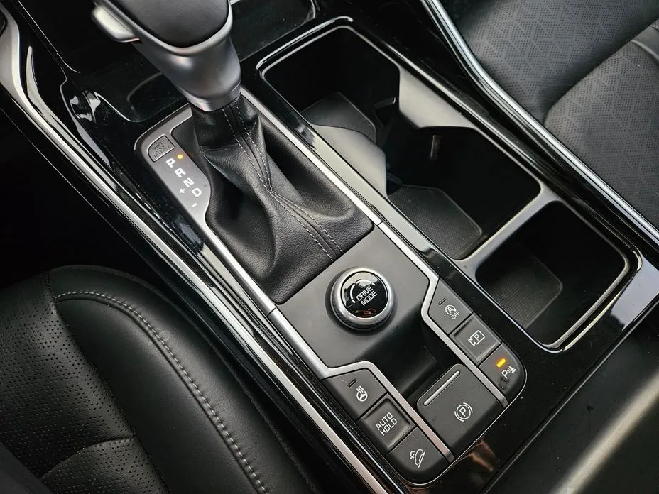 Kia Sorento — фото 7