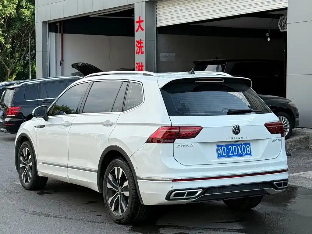 Volkswagen Tiguan L — фото 8