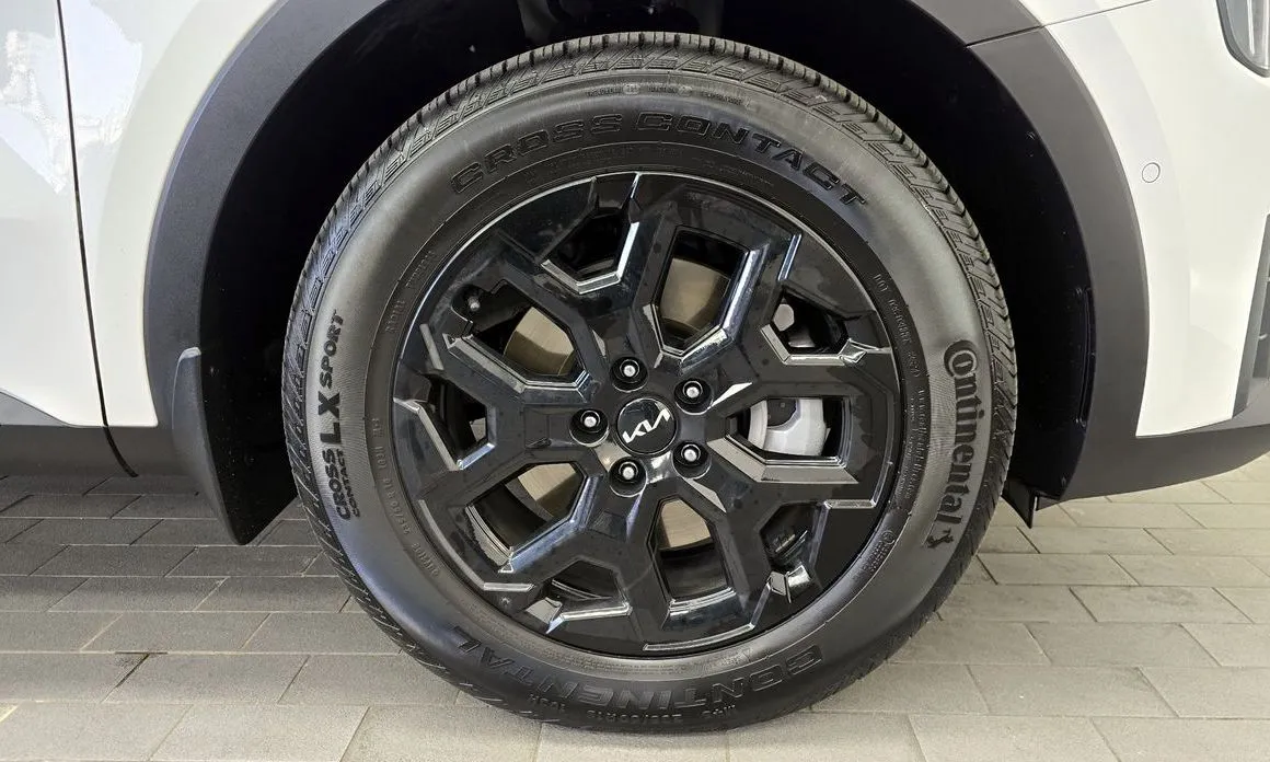 Kia Sorento — фото 8