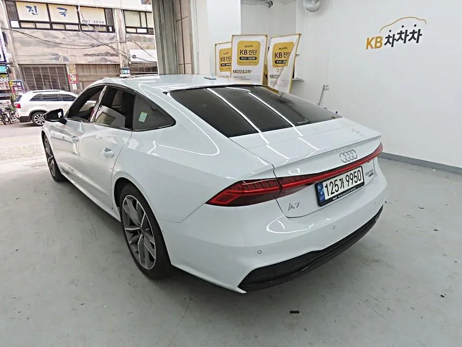 Audi A7 — фото 5