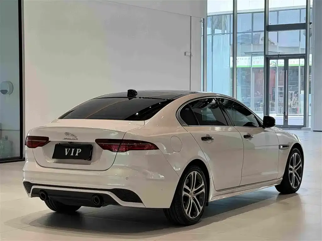 Jaguar XEL — фото 10