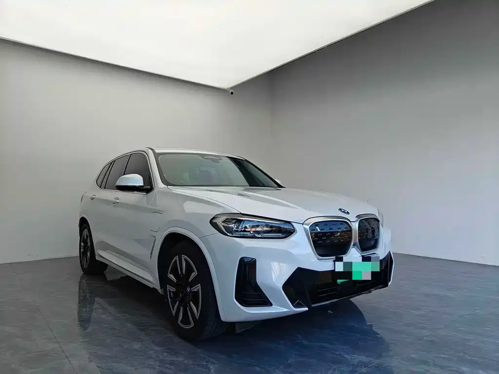 BMW iX3 — фото 4