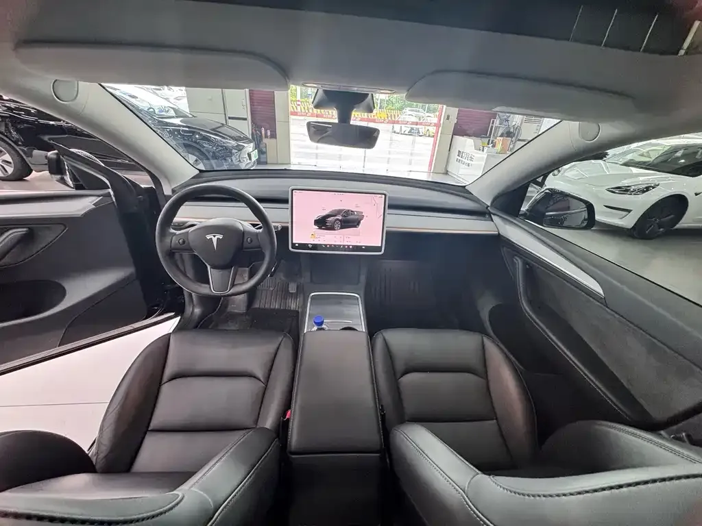 Tesla Model Y — фото 7