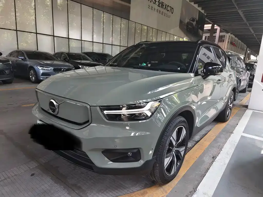 Volvo XC40 NEV — фото 1