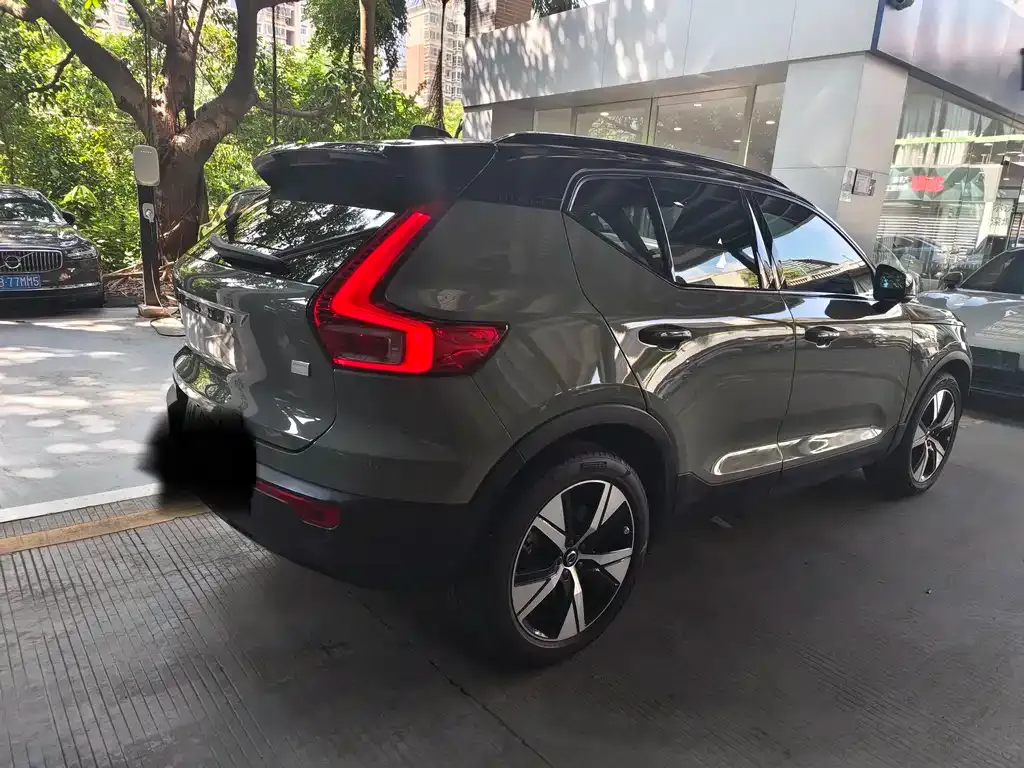 Volvo XC40 NEV — фото 9