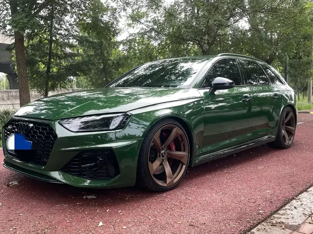 Audi RS 4 — фото 8