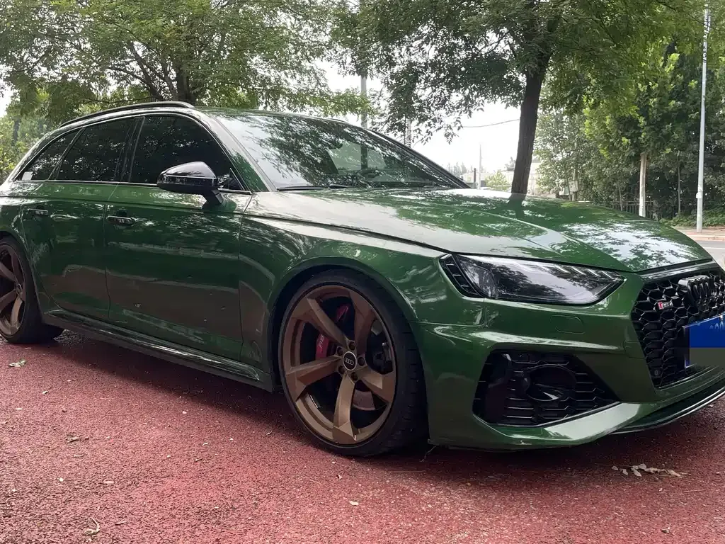 Audi RS 4 — фото 9