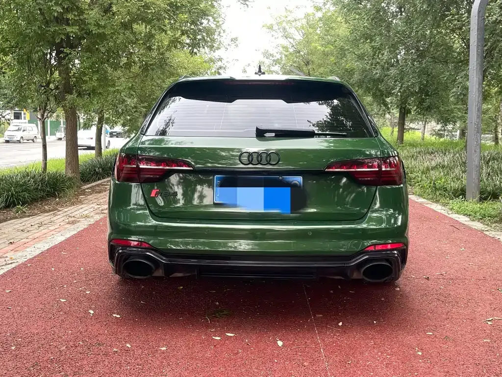 Audi RS 4 — фото 5