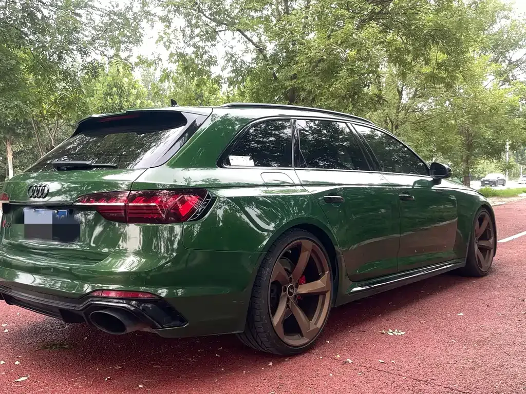 Audi RS 4 — фото 3