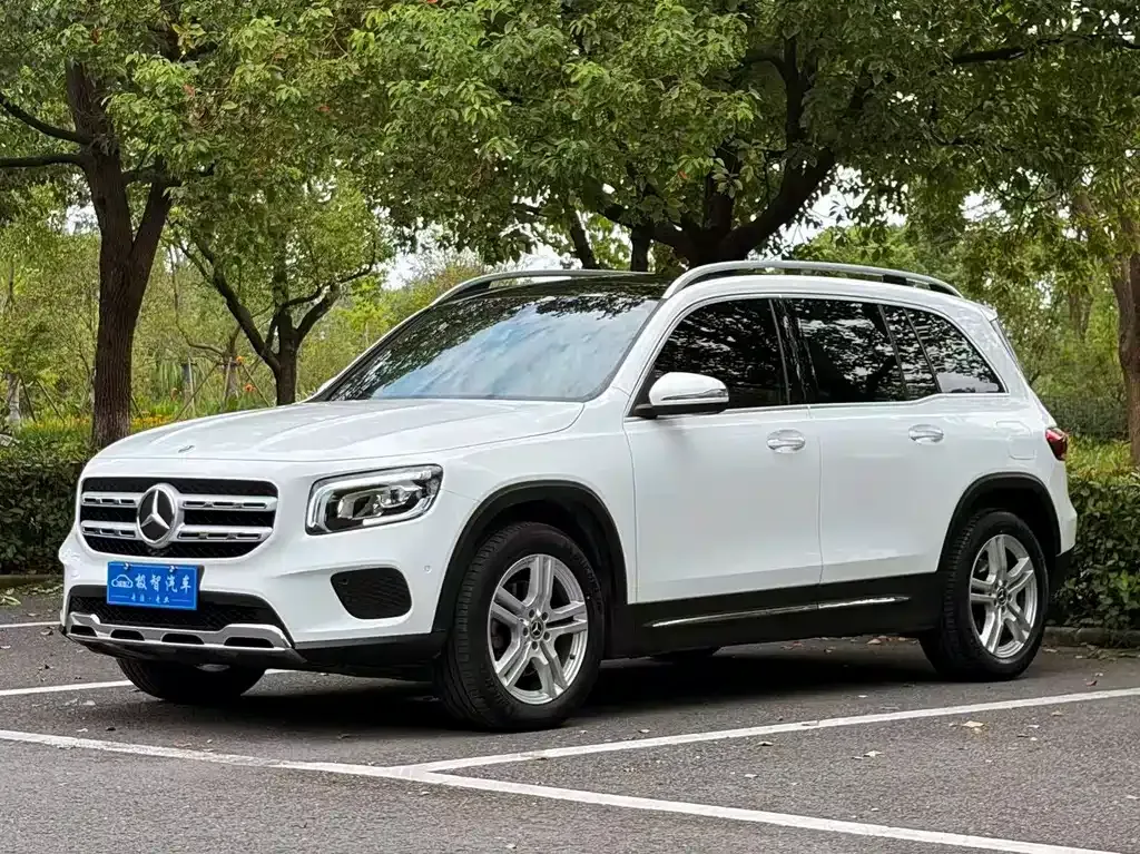 Mercedes-Benz GLB — фото 1