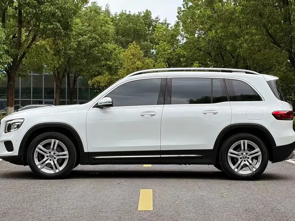 Mercedes-Benz GLB — фото 5