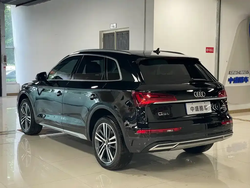 Audi Q5L — фото 7