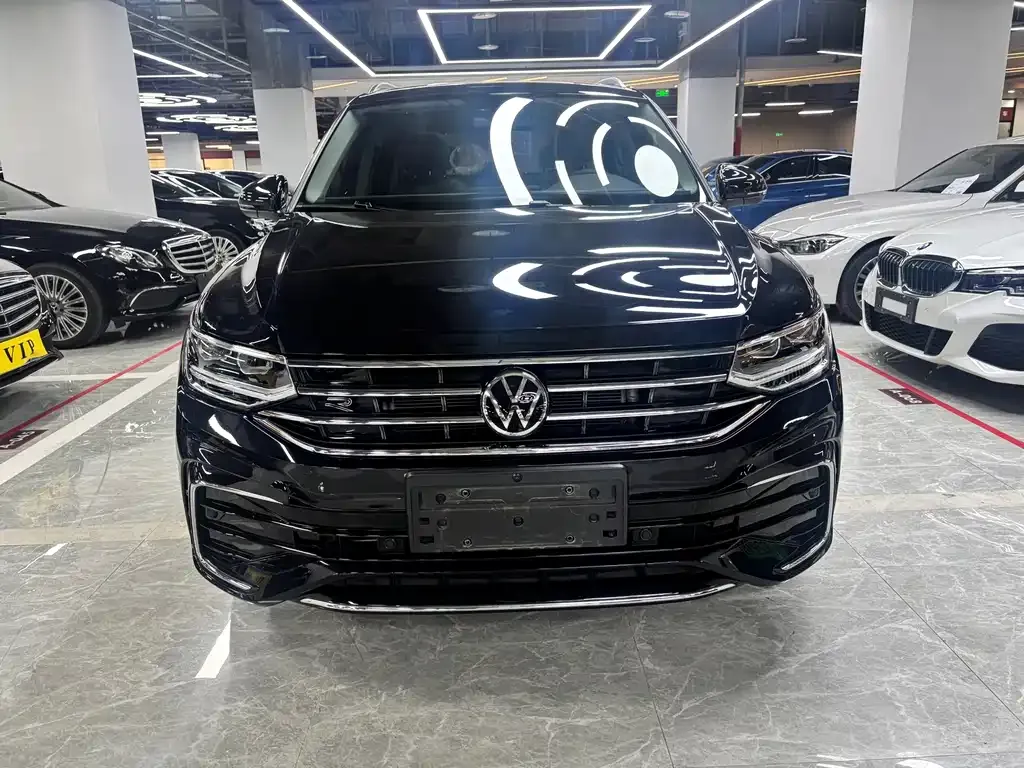 Volkswagen Tiguan L — фото 3
