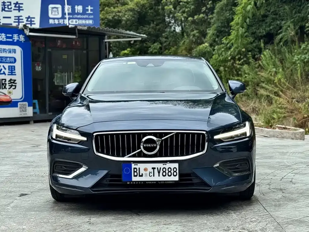 Volvo S60 — фото 7