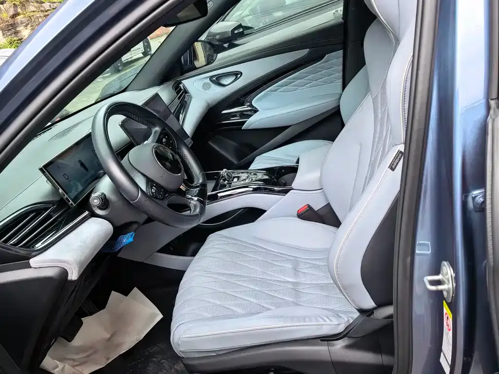 BYD Seal — фото 3