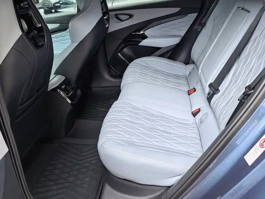 BYD Seal — фото 6