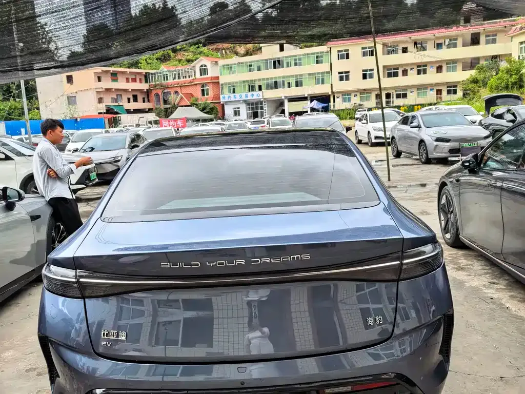 BYD Seal — фото 2