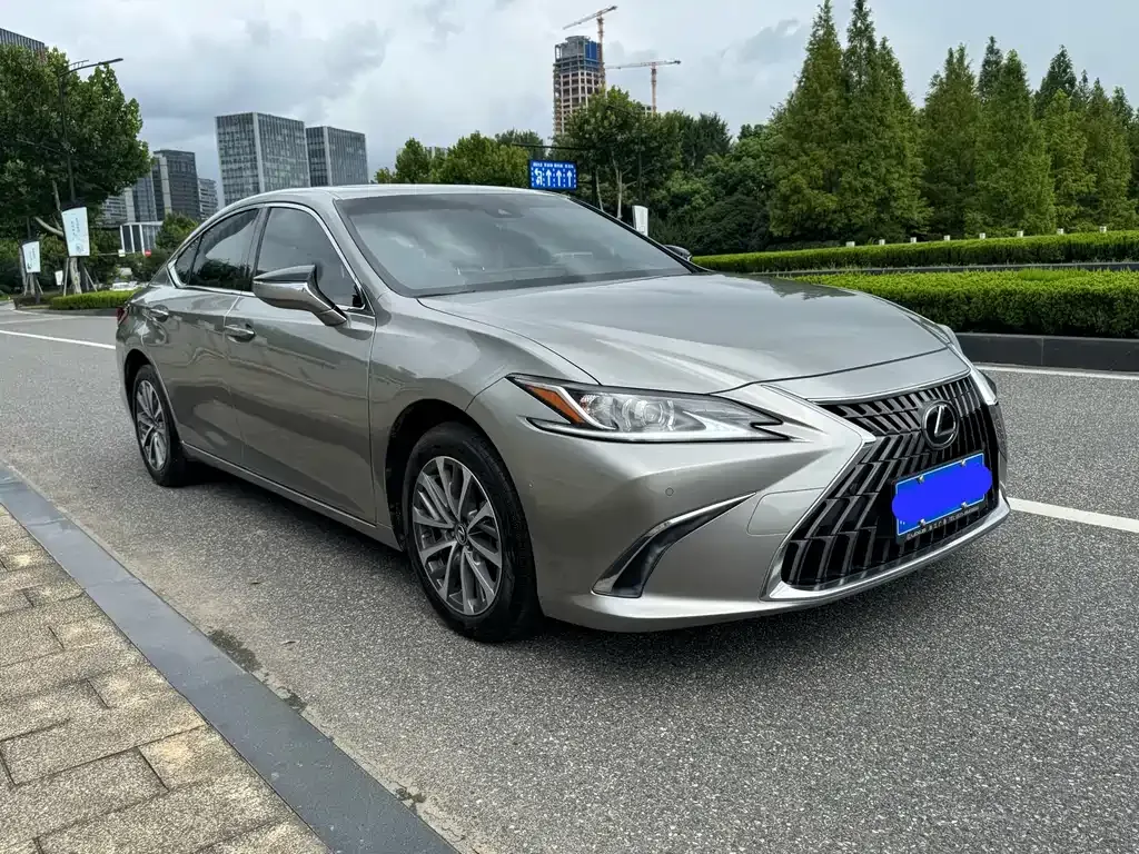 Lexus ES — фото 7