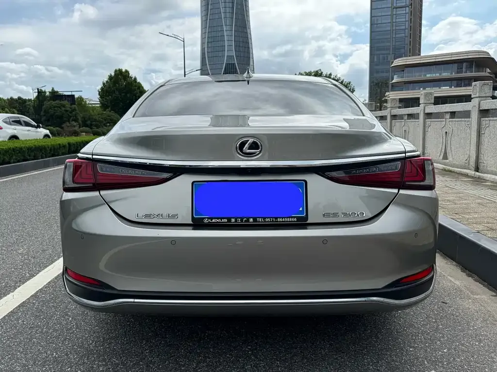 Lexus ES — фото 4