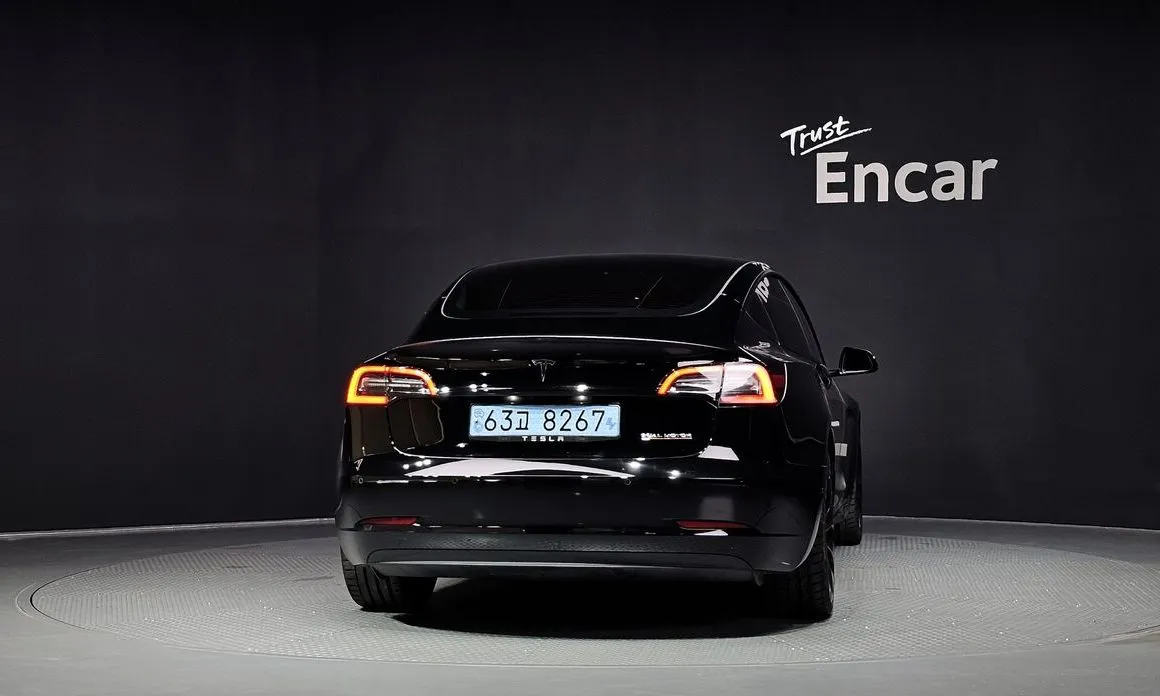 Tesla Model 3 — фото 4