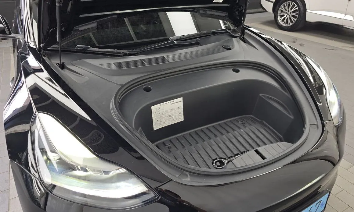 Tesla Model 3 — фото 10