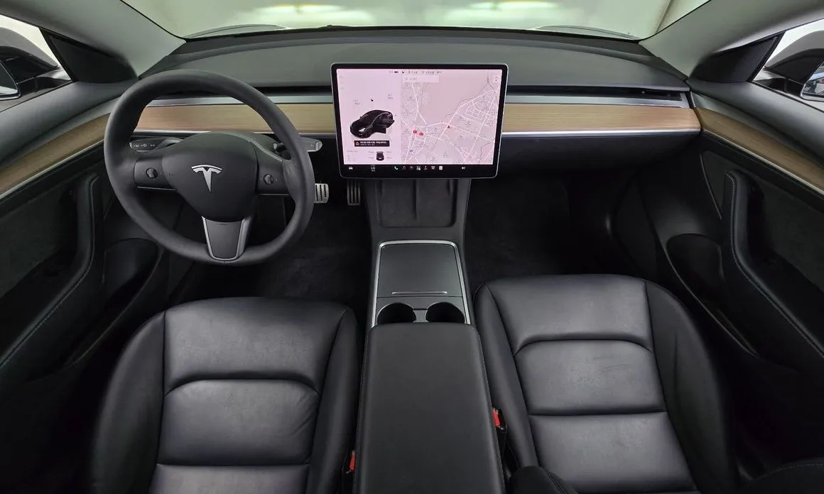 Tesla Model 3 — фото 7