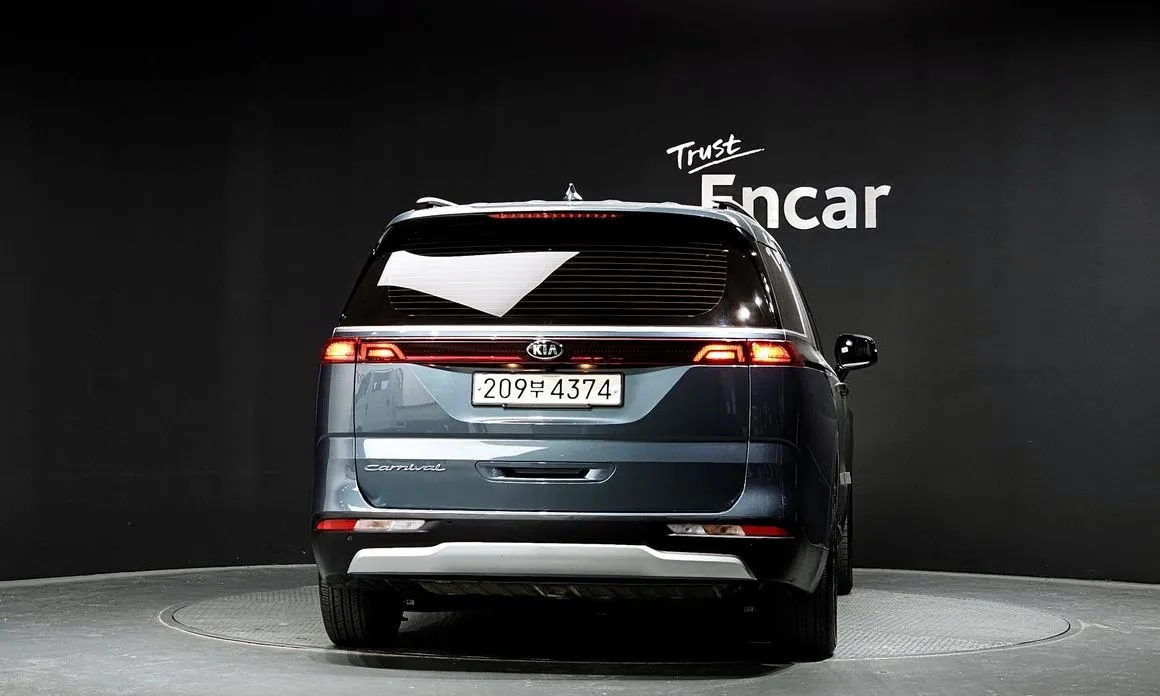 Kia Carnival — фото 5